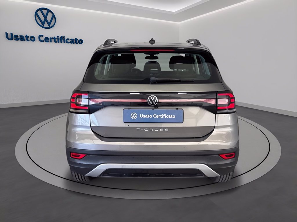 https://cdn-sm.caraffinity.it/images/vehicles/4756888/4/large