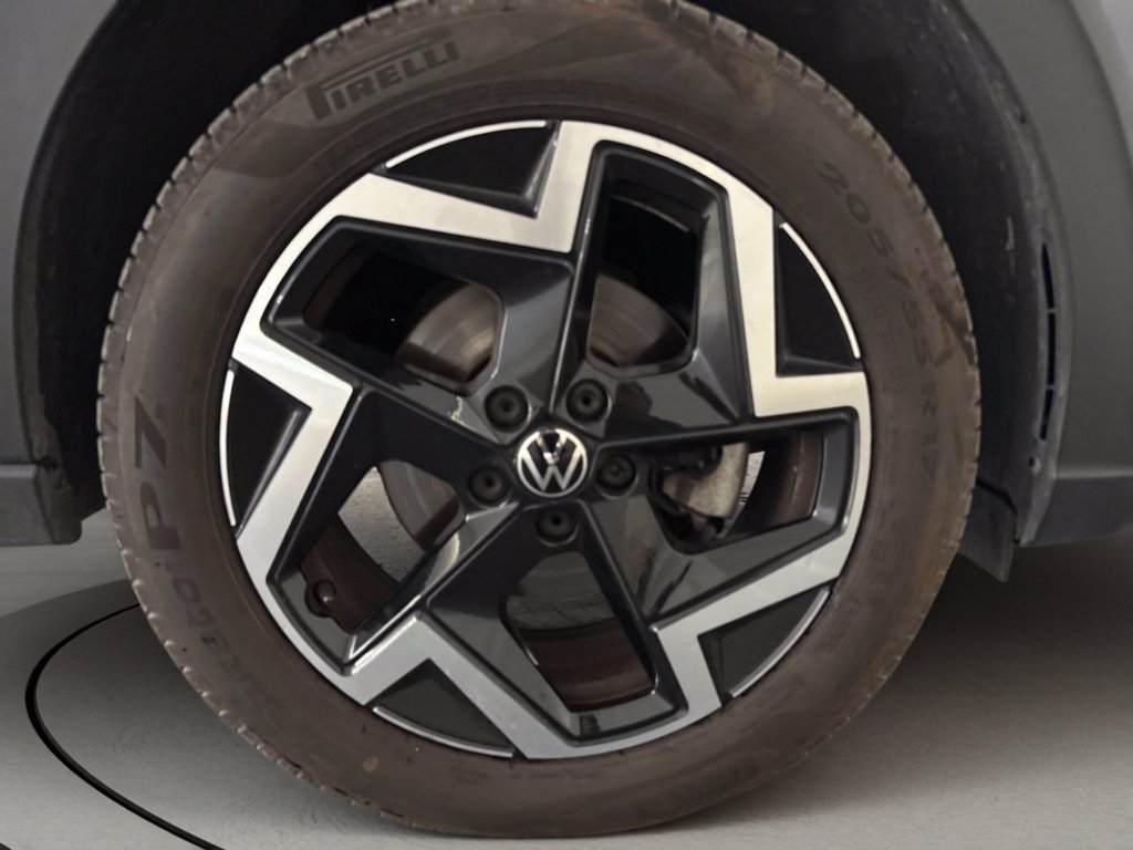 https://cdn-sm.caraffinity.it/images/vehicles/4756892/6/large