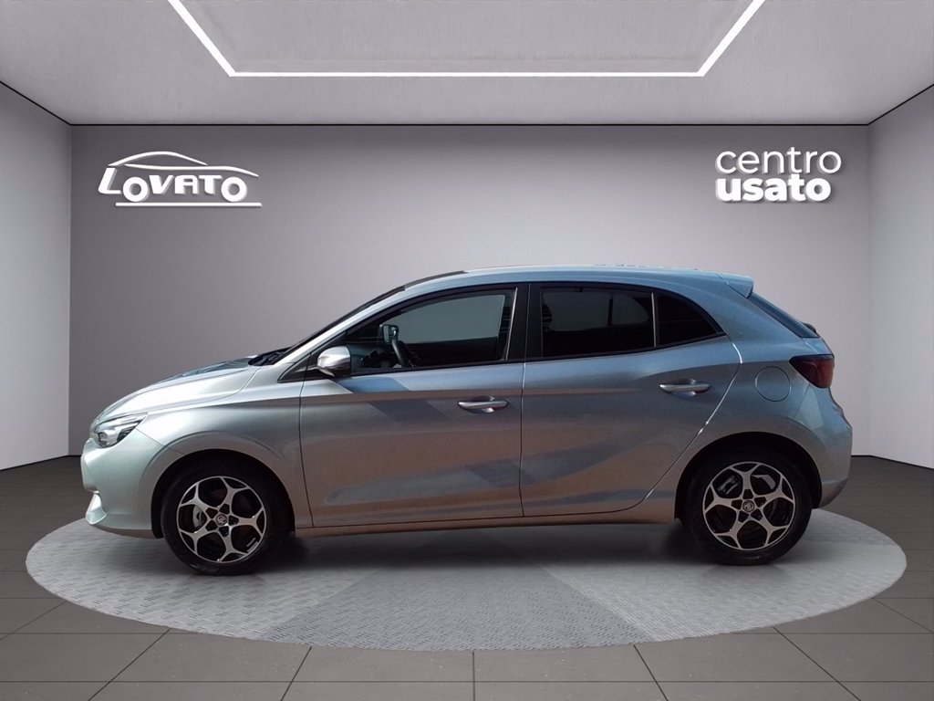 https://cdn-sm.caraffinity.it/images/vehicles/4758093/1/large
