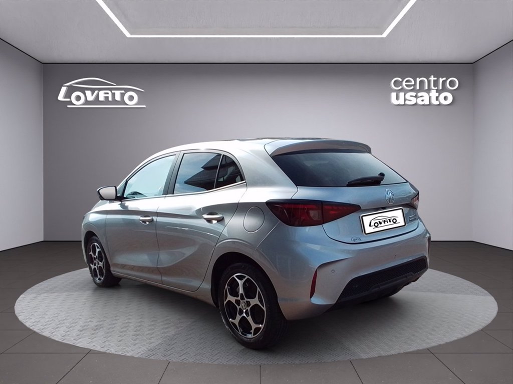 https://cdn-sm.caraffinity.it/images/vehicles/4758093/2/large