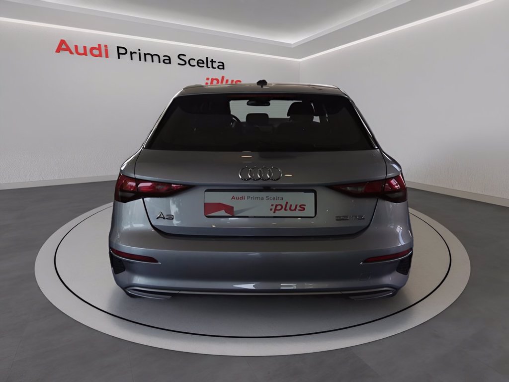 https://cdn-sm.caraffinity.it/images/vehicles/4759087/4/large