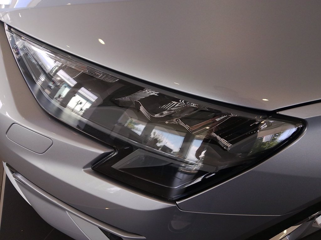 https://cdn-sm.caraffinity.it/images/vehicles/4759087/5/large