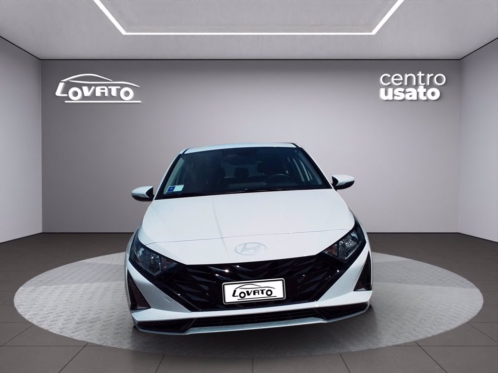 https://cdn-sm.caraffinity.it/images/vehicles/4759817/7/large