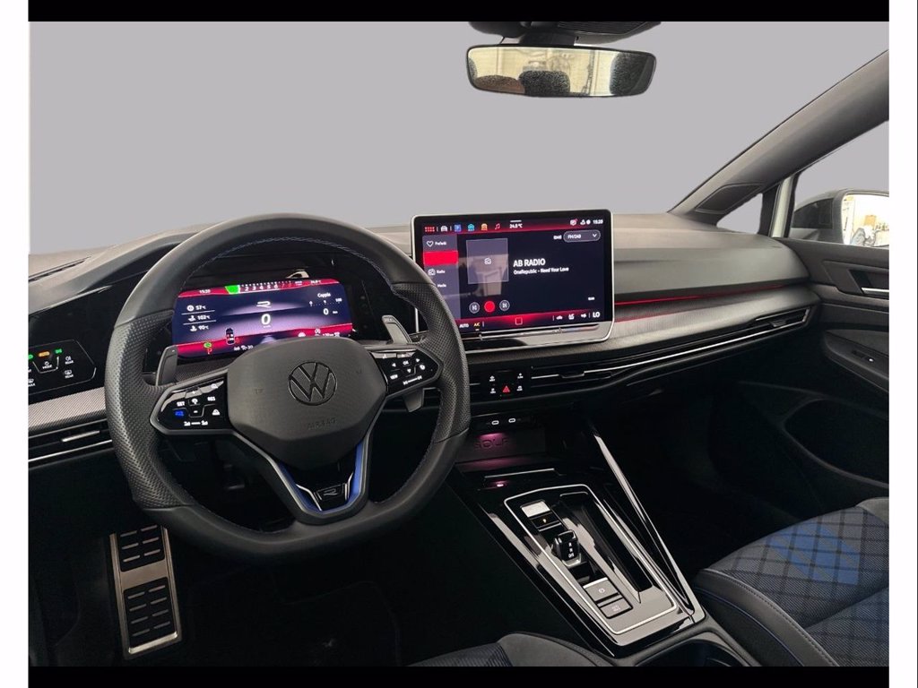 https://cdn-sm.caraffinity.it/images/vehicles/4760180/7/large