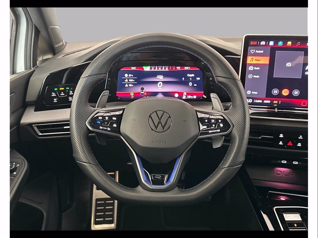 https://cdn-sm.caraffinity.it/images/vehicles/4760180/8/large