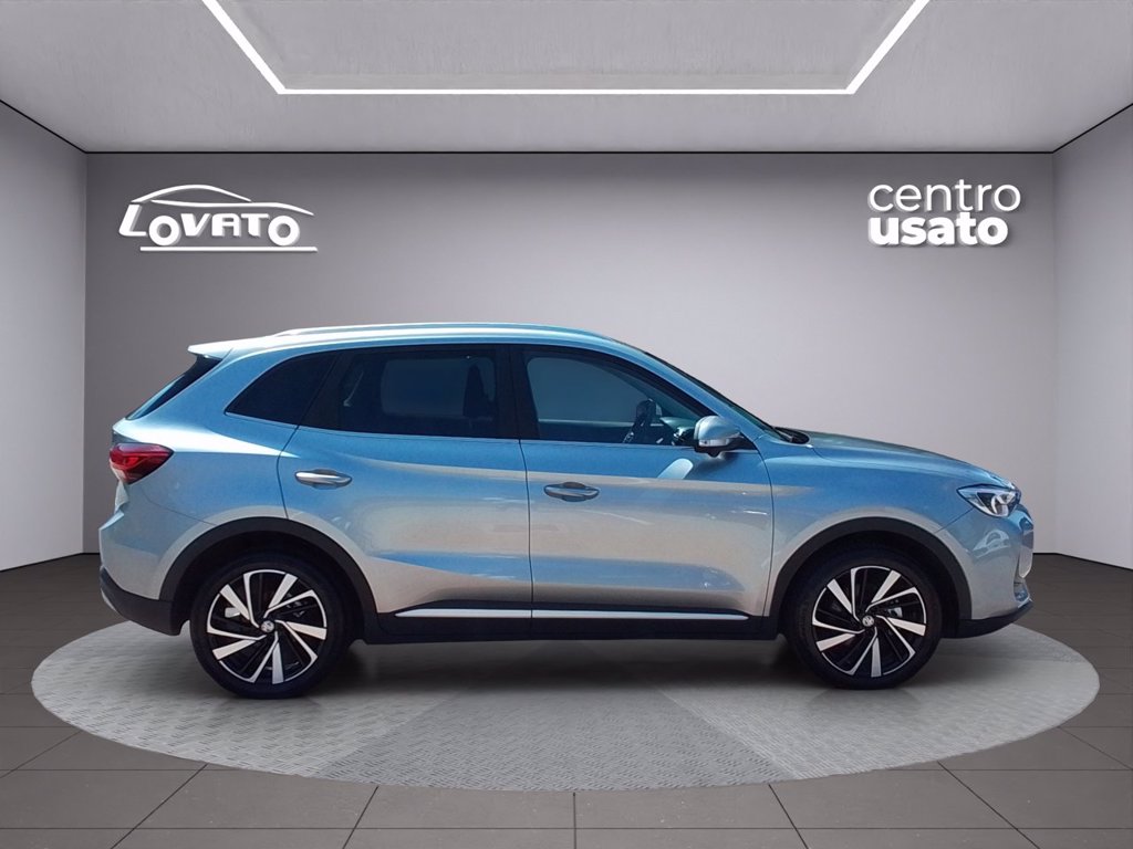 https://cdn-sm.caraffinity.it/images/vehicles/4760202/5/large