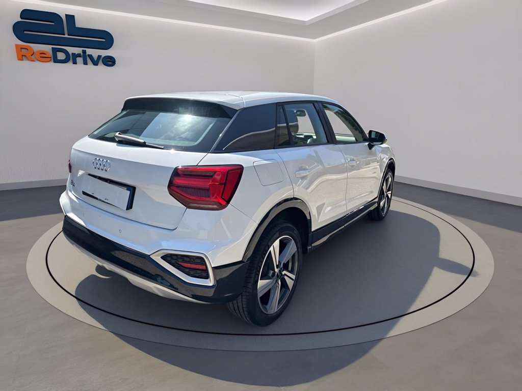 https://cdn-sm.caraffinity.it/images/vehicles/4761643/3/large