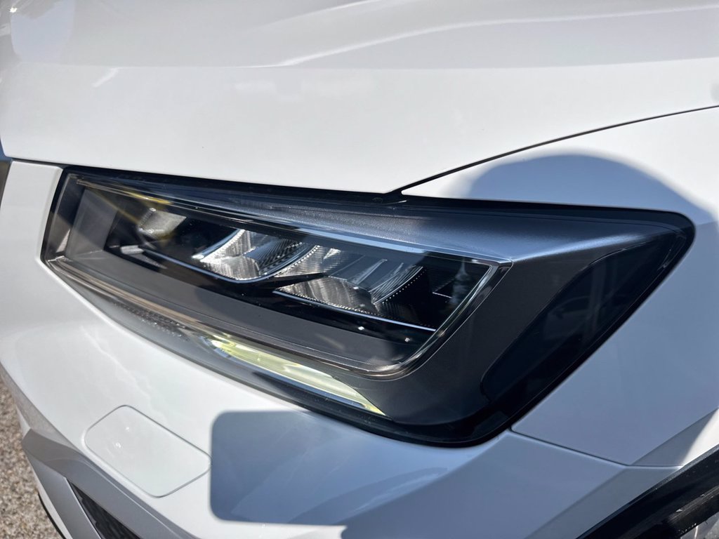 https://cdn-sm.caraffinity.it/images/vehicles/4761643/5/large