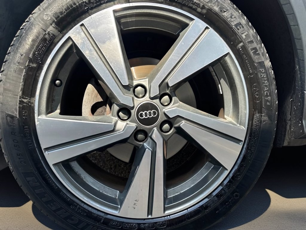 https://cdn-sm.caraffinity.it/images/vehicles/4761643/6/large