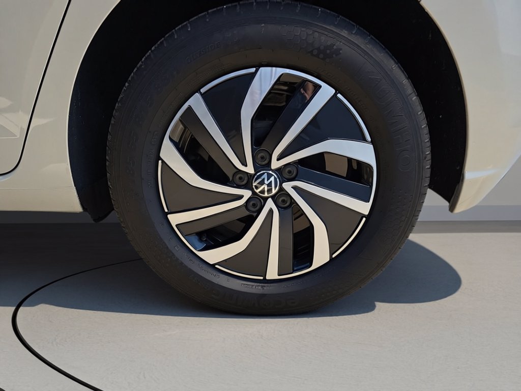 https://cdn-sm.caraffinity.it/images/vehicles/4765459/6/large