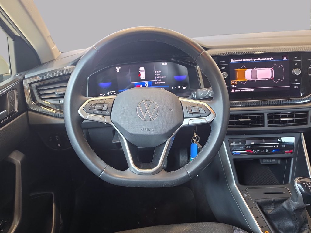 https://cdn-sm.caraffinity.it/images/vehicles/4765459/8/large