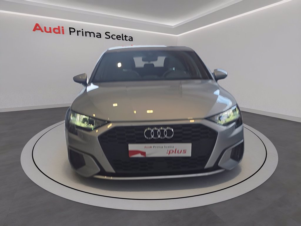 https://cdn-sm.caraffinity.it/images/vehicles/4765460/1/large