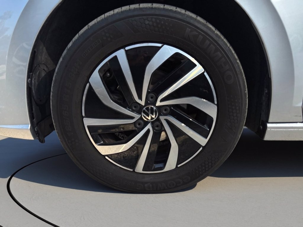 https://cdn-sm.caraffinity.it/images/vehicles/4765462/6/large