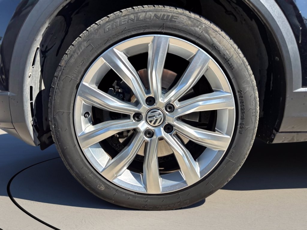 https://cdn-sm.caraffinity.it/images/vehicles/4765468/6/large