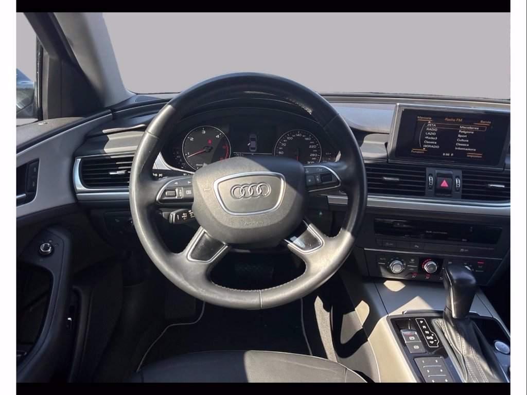 https://cdn-sm.caraffinity.it/images/vehicles/4765469/6/large