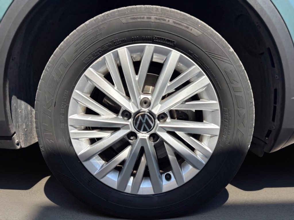 https://cdn-sm.caraffinity.it/images/vehicles/4765471/6/large