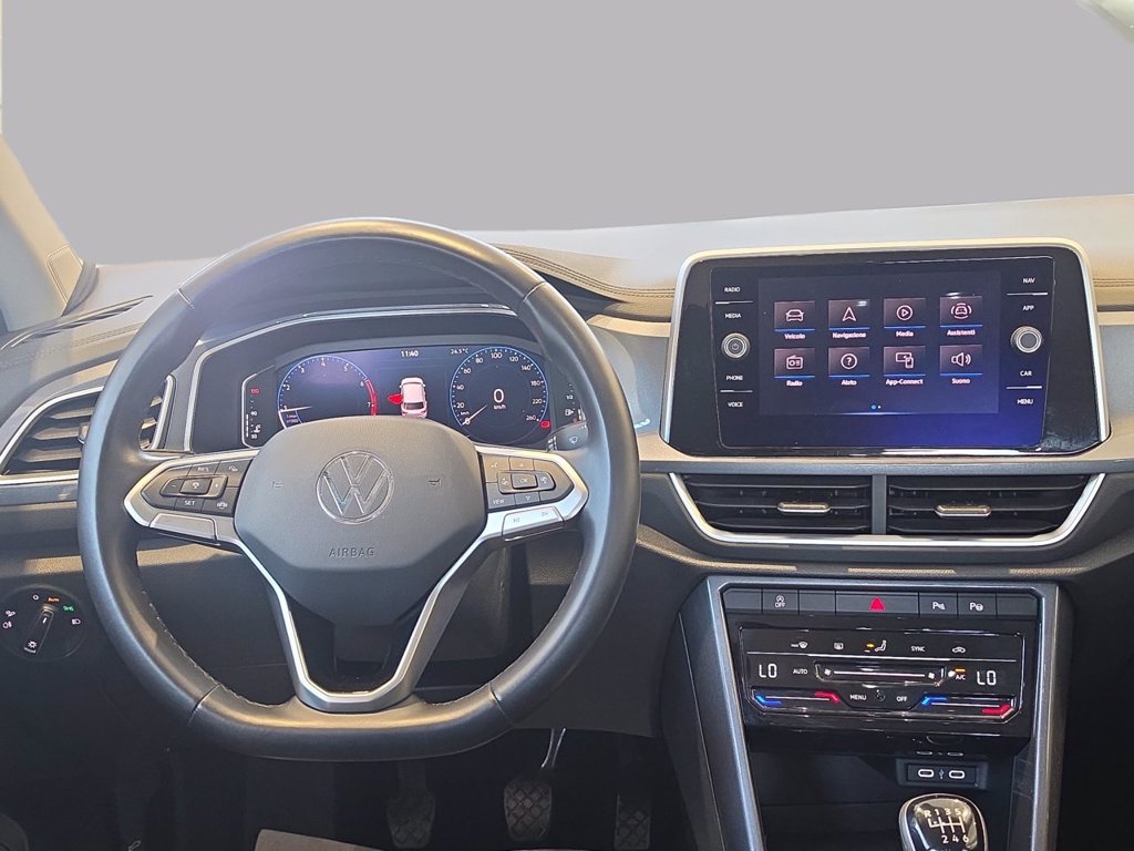 https://cdn-sm.caraffinity.it/images/vehicles/4765973/7/large
