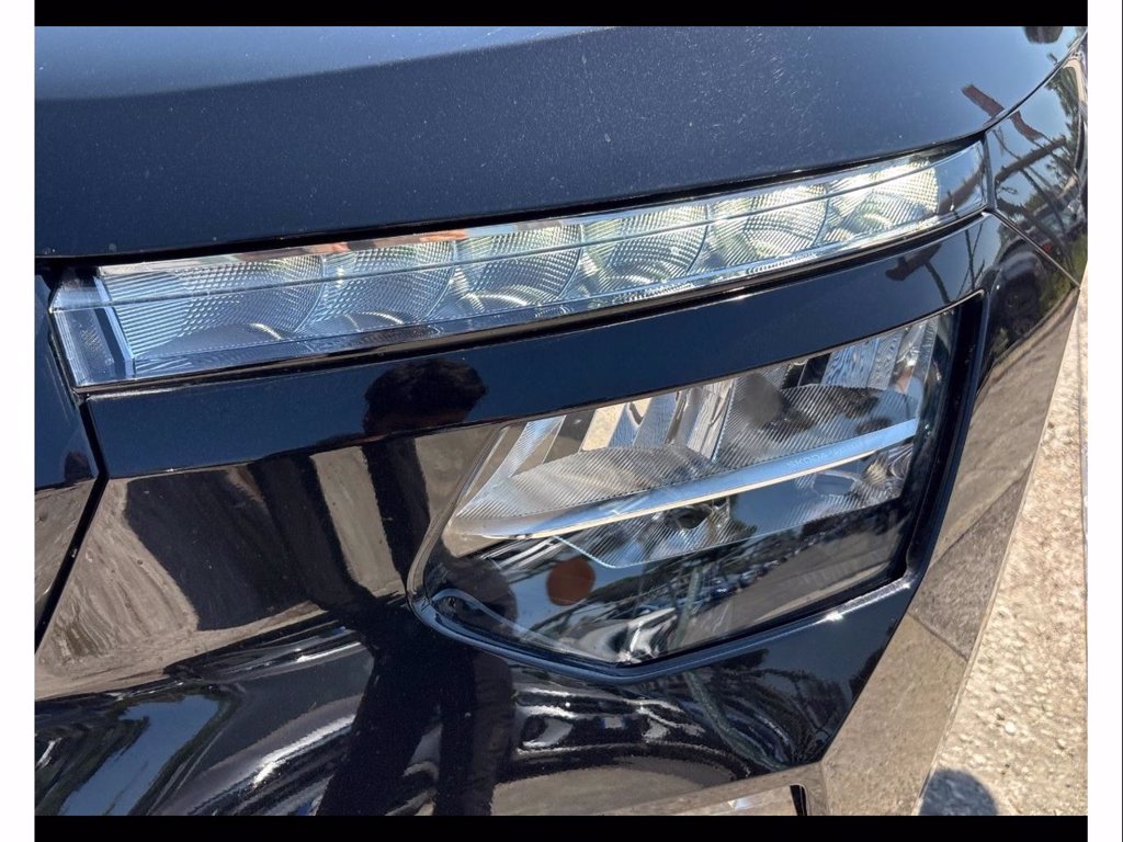 https://cdn-sm.caraffinity.it/images/vehicles/4766741/5/large