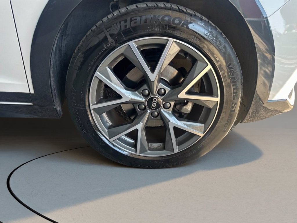 https://cdn-sm.caraffinity.it/images/vehicles/4766743/6/large