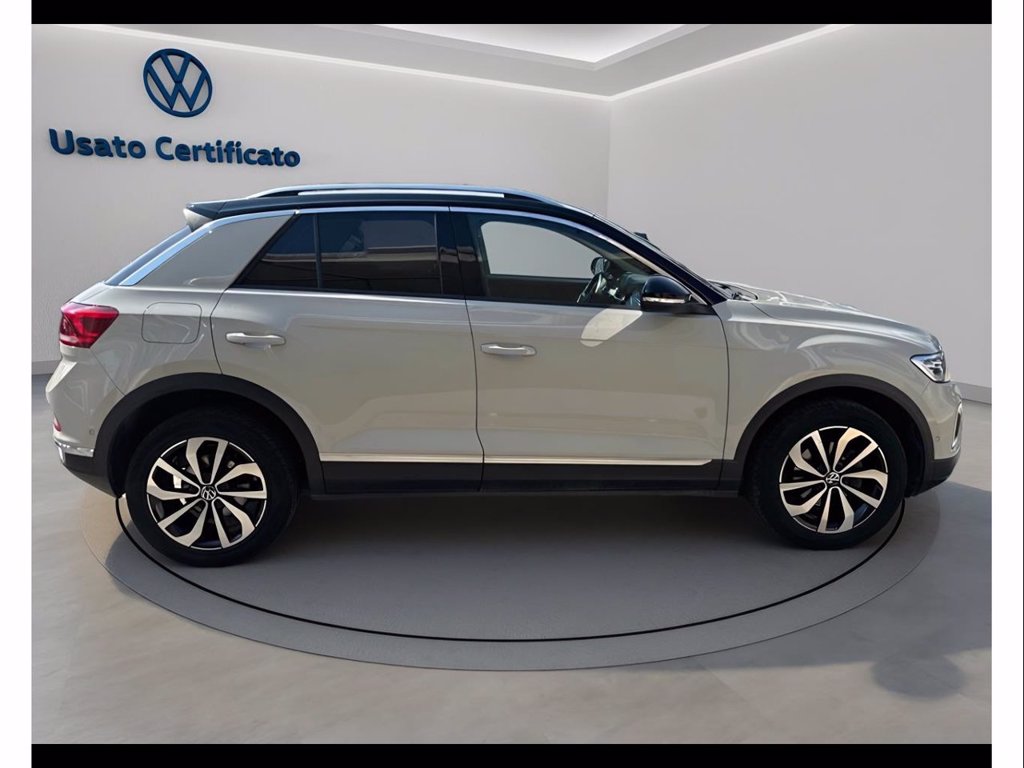 https://cdn-sm.caraffinity.it/images/vehicles/4768006/2/large