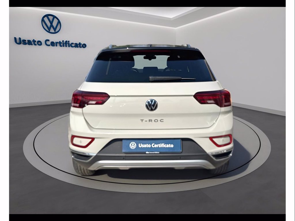 https://cdn-sm.caraffinity.it/images/vehicles/4768006/4/large