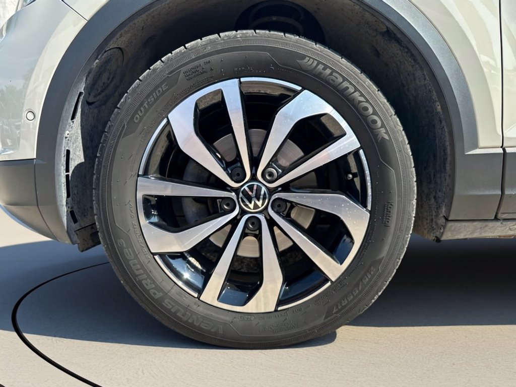 https://cdn-sm.caraffinity.it/images/vehicles/4768006/6/large