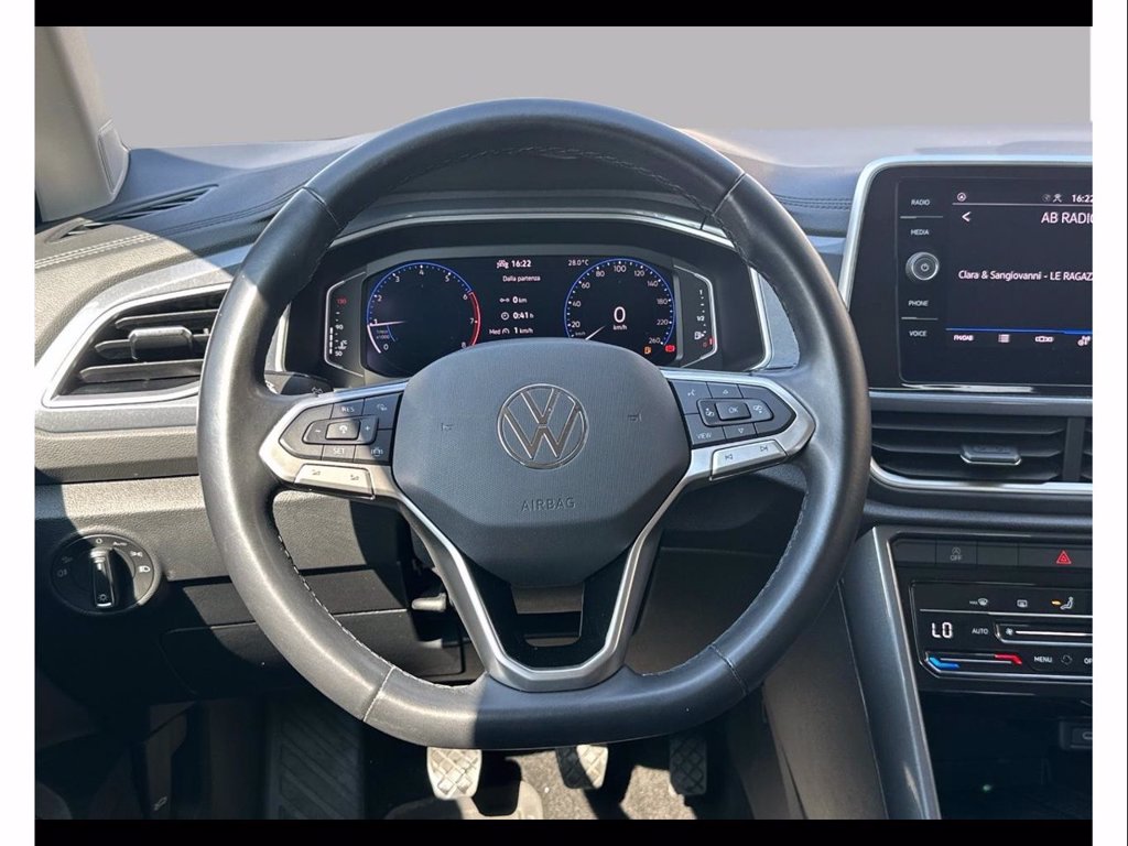 https://cdn-sm.caraffinity.it/images/vehicles/4768006/8/large