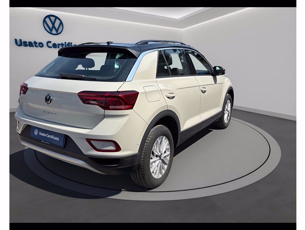 https://cdn-sm.caraffinity.it/images/vehicles/4768443/3/large