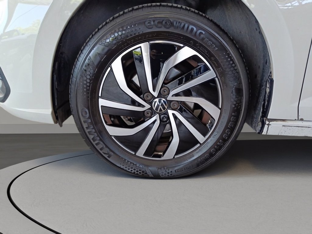https://cdn-sm.caraffinity.it/images/vehicles/4769580/5/large