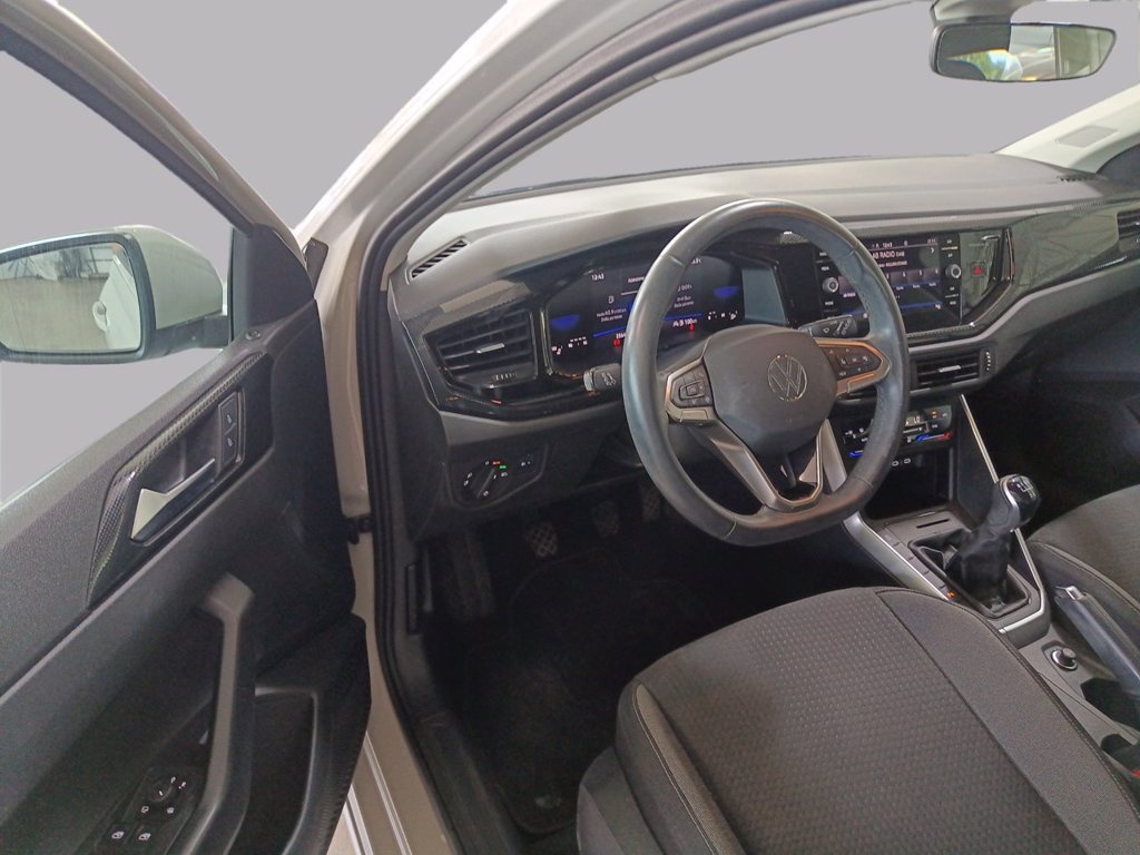 https://cdn-sm.caraffinity.it/images/vehicles/4769580/8/large