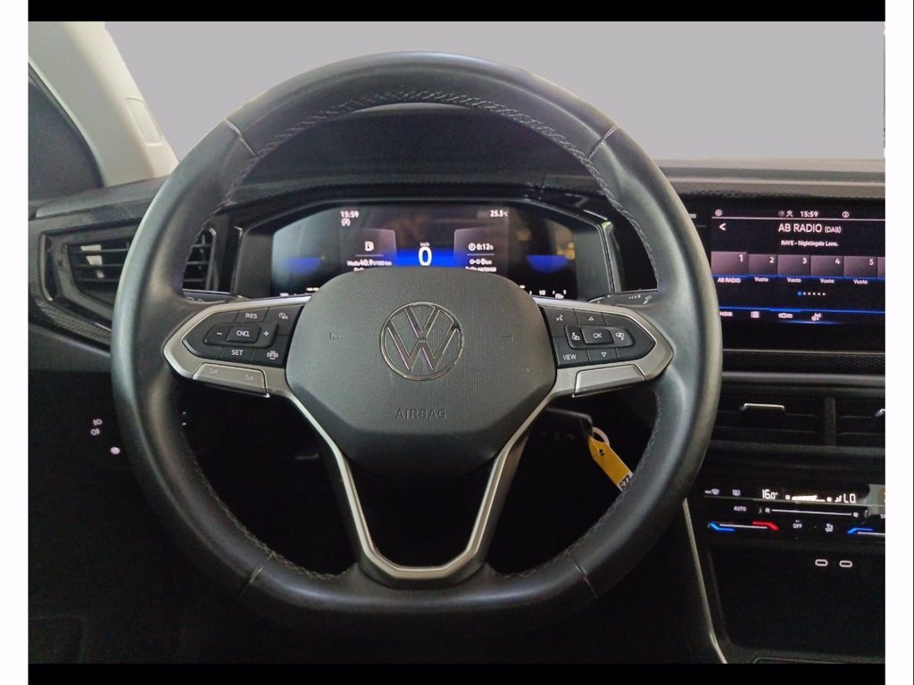 https://cdn-sm.caraffinity.it/images/vehicles/4769585/8/large