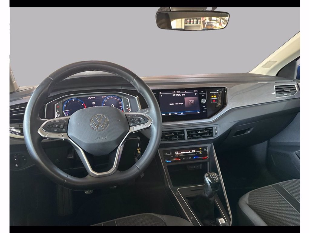 https://cdn-sm.caraffinity.it/images/vehicles/4770908/7/large