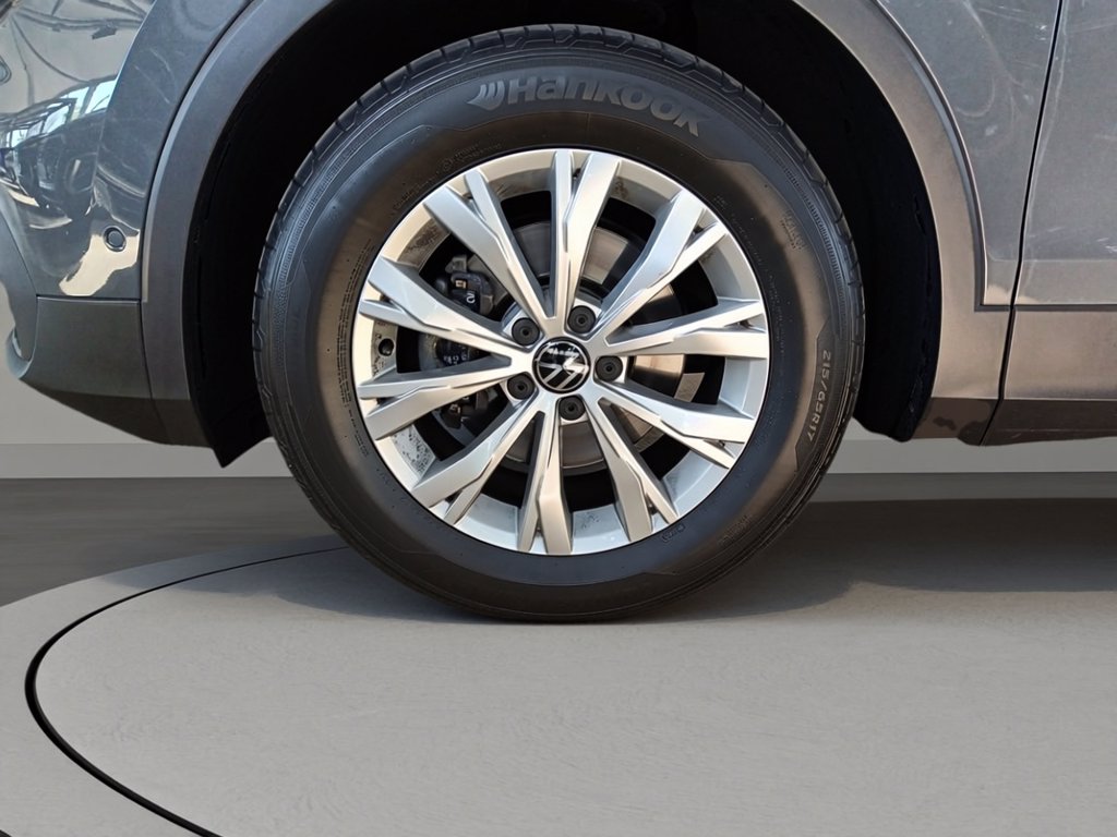 https://cdn-sm.caraffinity.it/images/vehicles/4770915/6/large