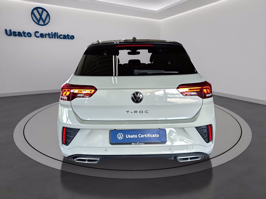 https://cdn-sm.caraffinity.it/images/vehicles/4770916/4/large