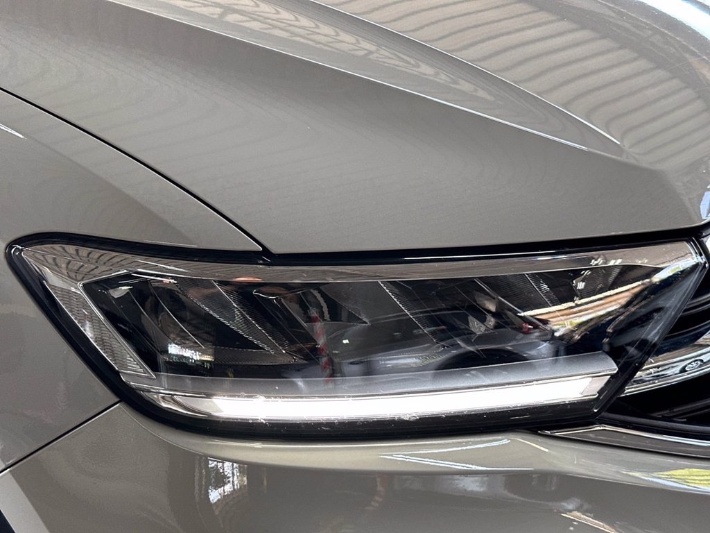 https://cdn-sm.caraffinity.it/images/vehicles/4770916/5/large