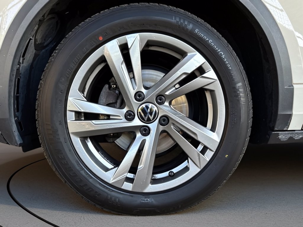 https://cdn-sm.caraffinity.it/images/vehicles/4770916/6/large