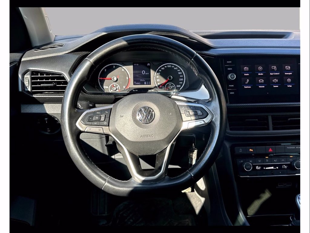 https://cdn-sm.caraffinity.it/images/vehicles/4770918/8/large