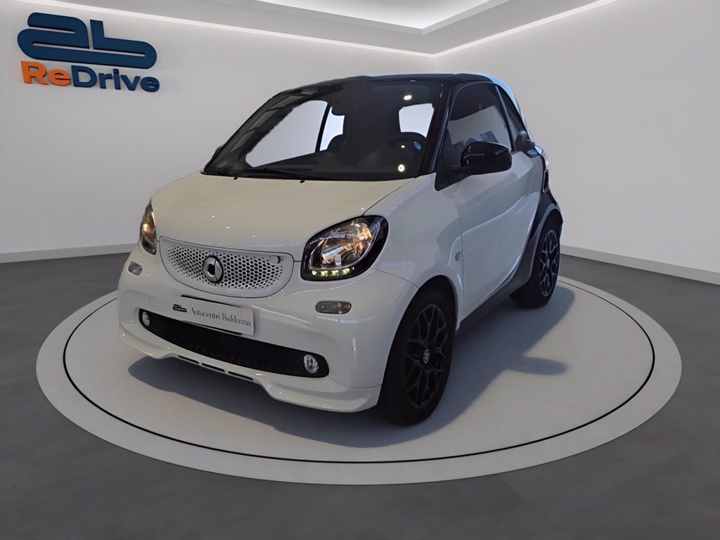 https://cdn-sm.caraffinity.it/images/vehicles/4770926/0/large?format=jpeg