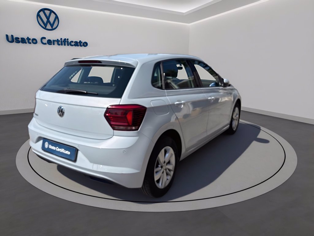 https://cdn-sm.caraffinity.it/images/vehicles/4770927/3/large