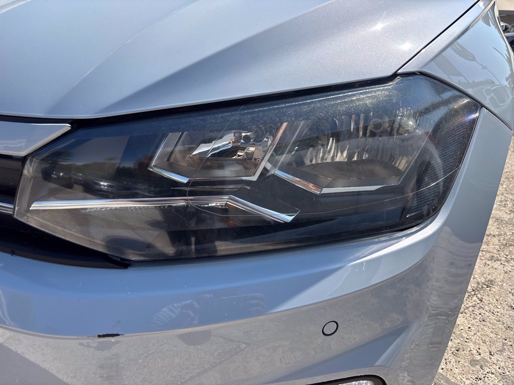 https://cdn-sm.caraffinity.it/images/vehicles/4770927/5/large