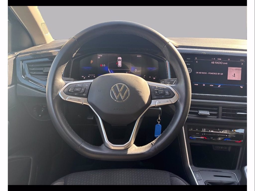 https://cdn-sm.caraffinity.it/images/vehicles/4771334/8/large
