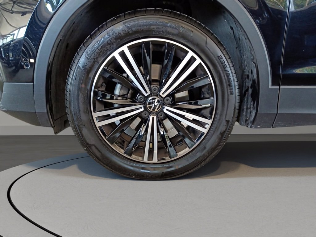 https://cdn-sm.caraffinity.it/images/vehicles/4772045/6/large