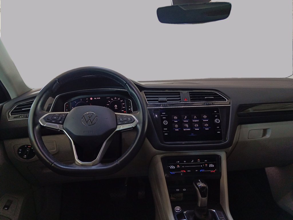 https://cdn-sm.caraffinity.it/images/vehicles/4772045/7/large