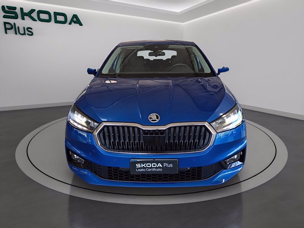 https://cdn-sm.caraffinity.it/images/vehicles/4772049/1/large