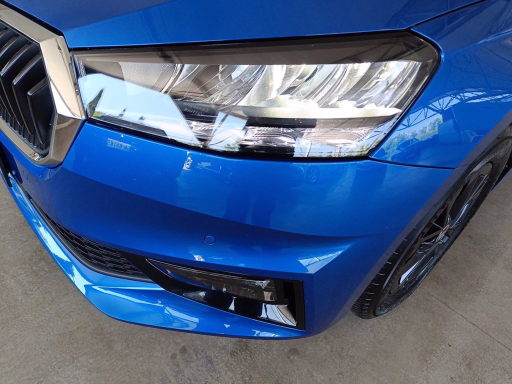 https://cdn-sm.caraffinity.it/images/vehicles/4772049/5/large
