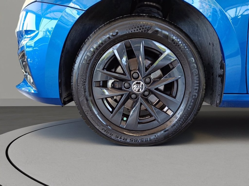 https://cdn-sm.caraffinity.it/images/vehicles/4772049/6/large