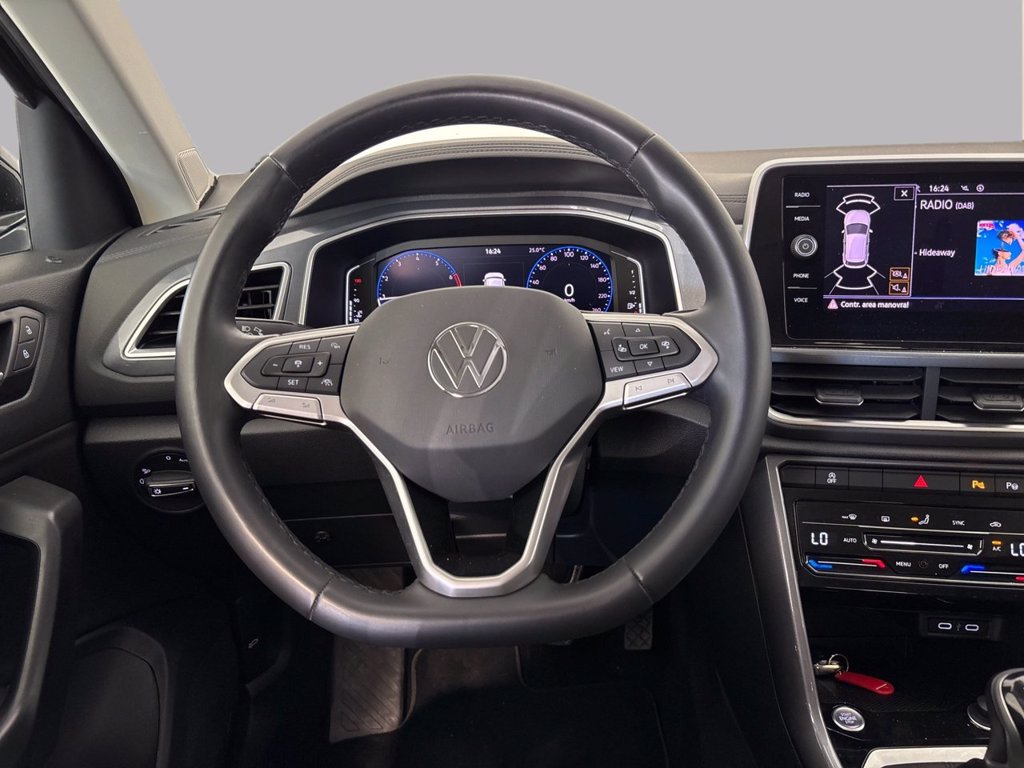 https://cdn-sm.caraffinity.it/images/vehicles/4775307/8/large