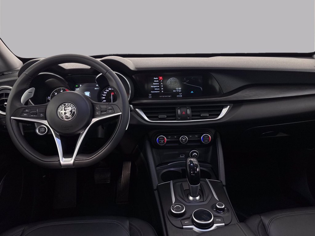 https://cdn-sm.caraffinity.it/images/vehicles/4775779/7/large