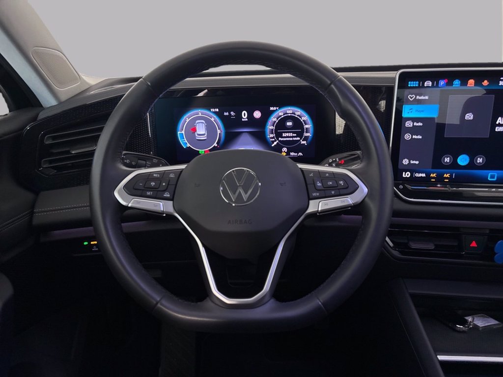 https://cdn-sm.caraffinity.it/images/vehicles/4775784/8/large