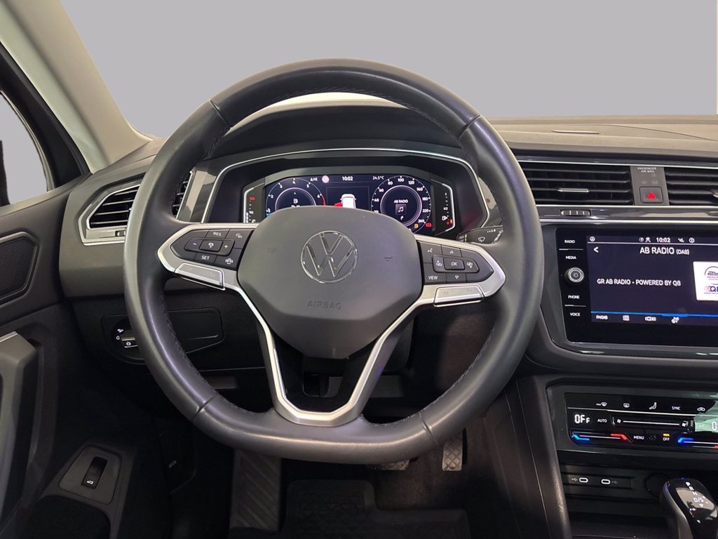 https://cdn-sm.caraffinity.it/images/vehicles/4776392/8/large